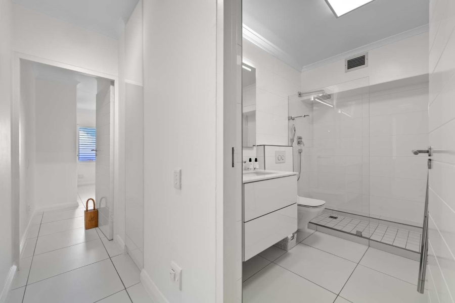 2 Bedroom Property for Sale in Sea Point Western Cape
